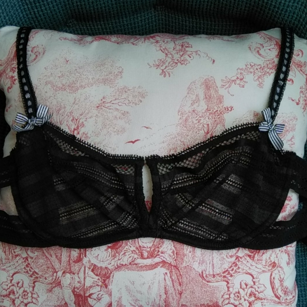 Victoria's Secret bralettes -32DD